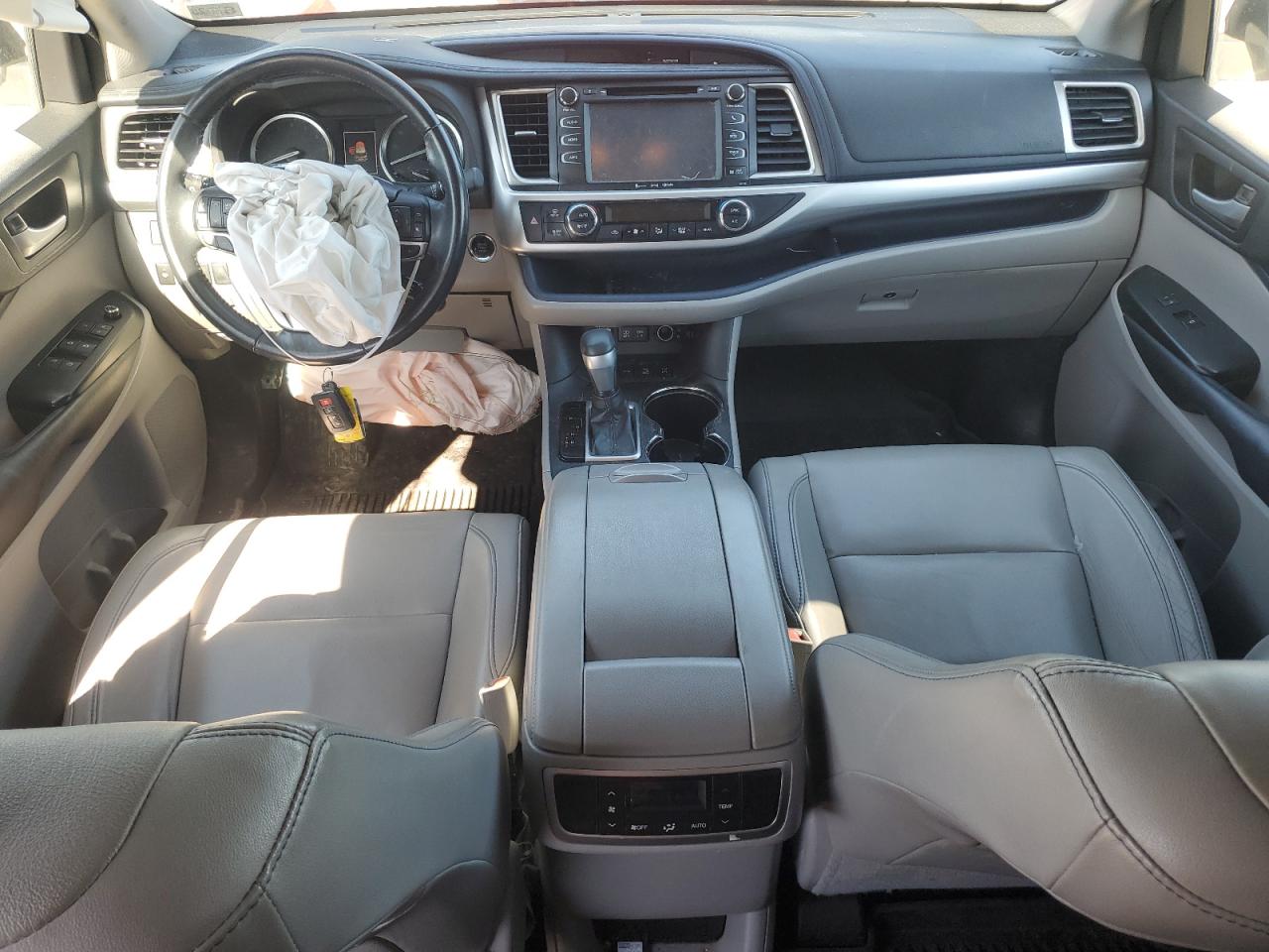 2018 Toyota Highlander - Image 8
