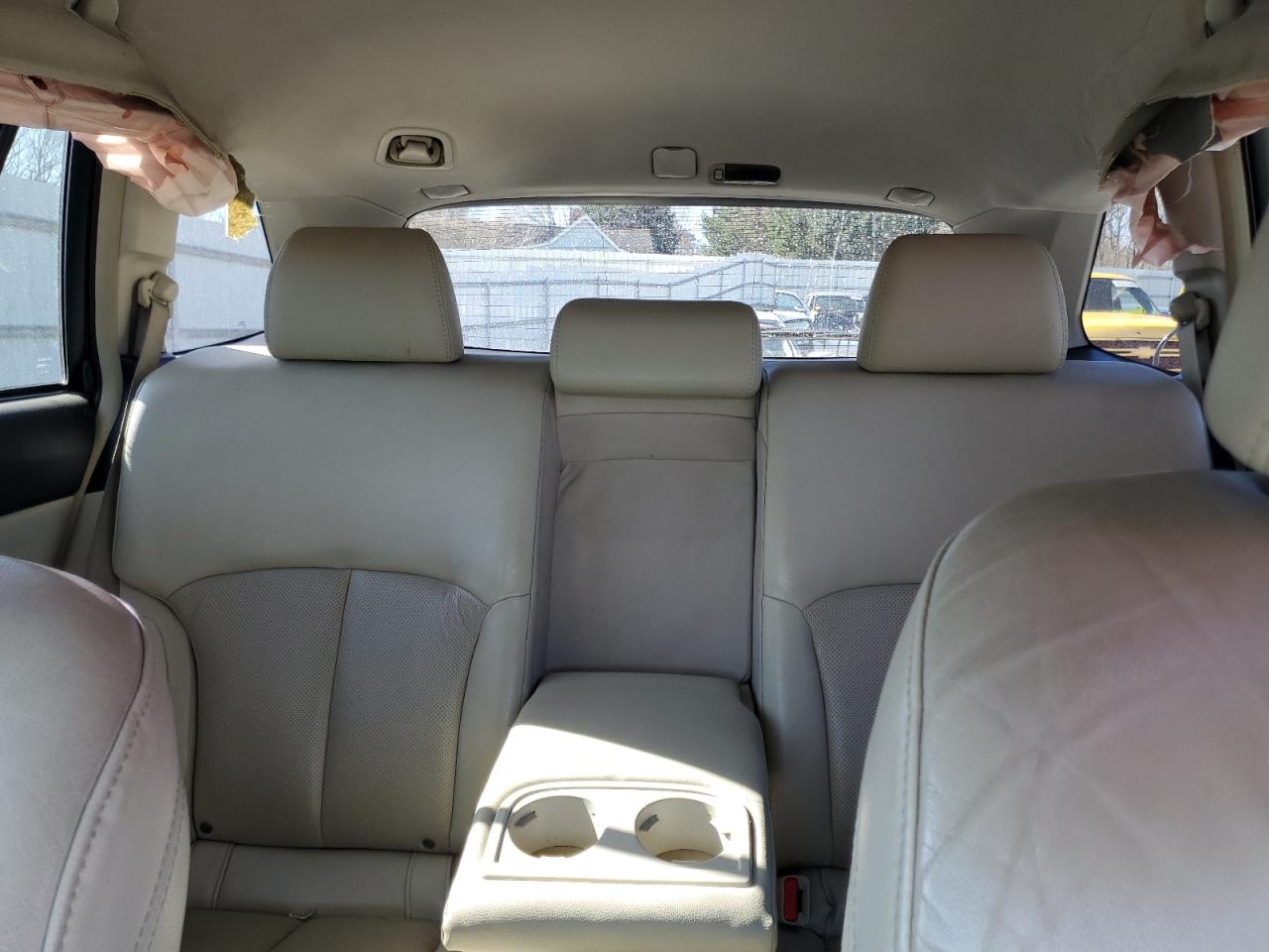 2013 Subaru Outback - Image 10