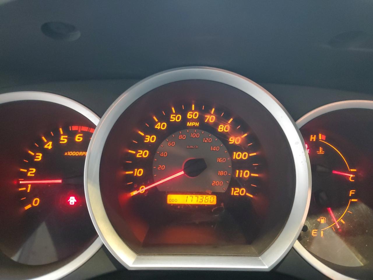 2005 Toyota Tacoma - Image 9