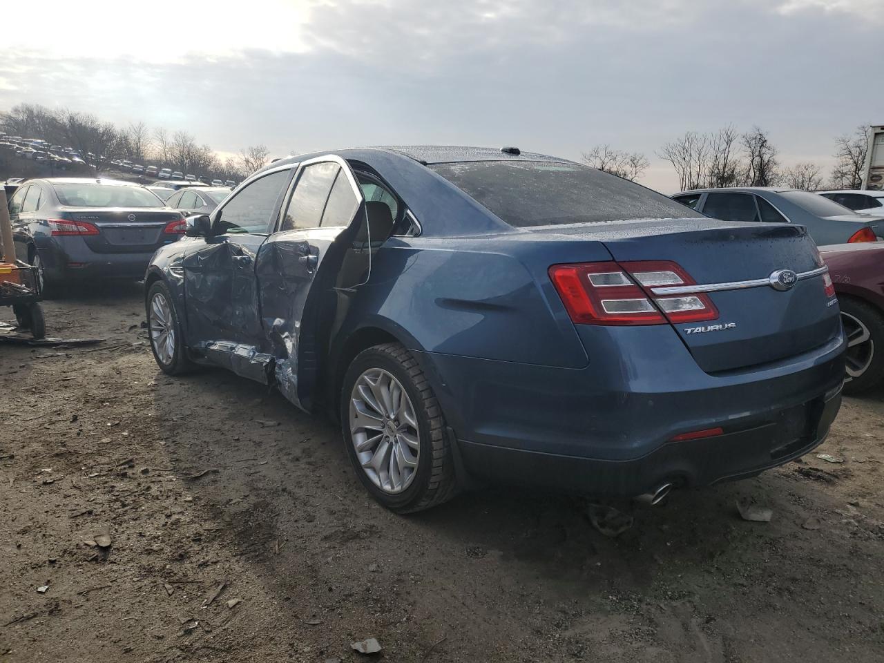 2018 Ford Taurus - Image 2