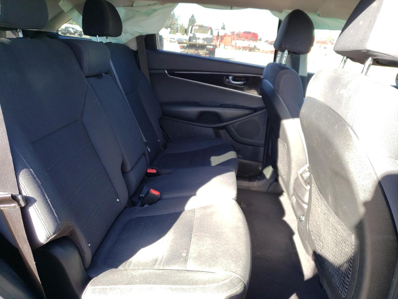 2018 Kia Sorento - Image 11
