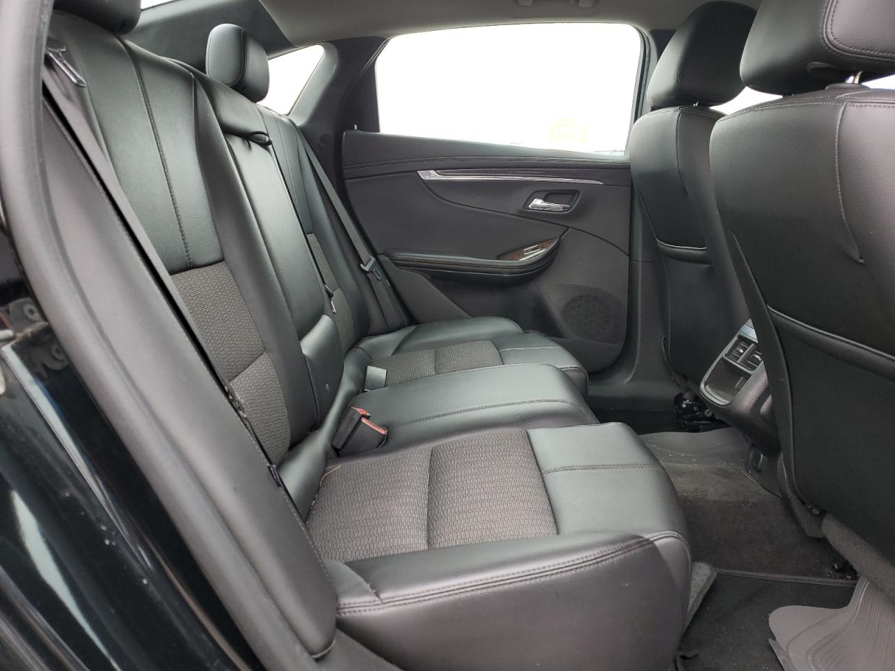 2015 Chevrolet Impala - Image 10