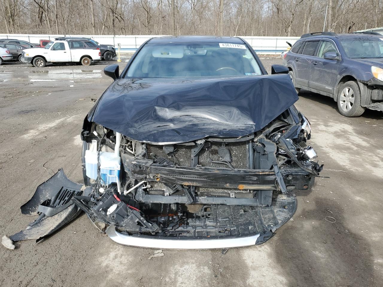 2016 Lexus ES - Image 5