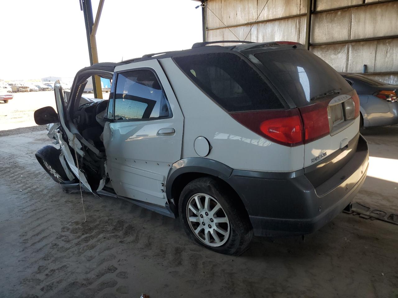 2005 Buick Rendezvous - Image 2