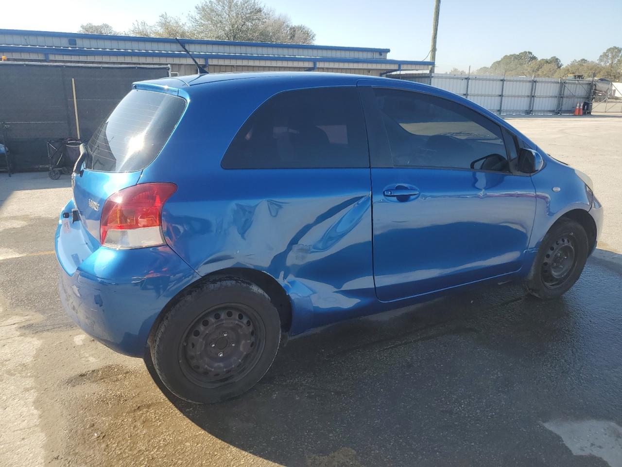 2010 Toyota Yaris - Image 3