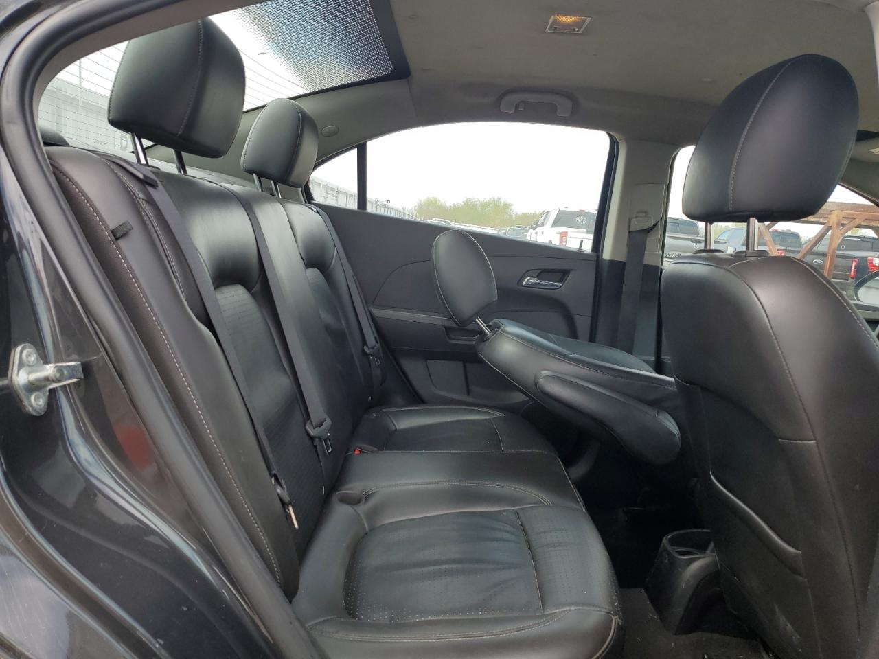 2015 Chevrolet Sonic - Image 10