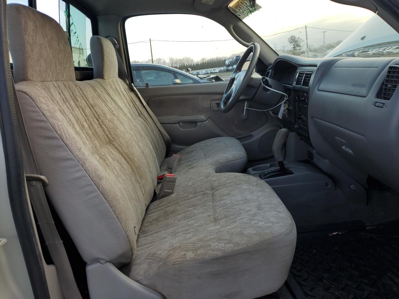 2004 Toyota Tacoma - Image 10