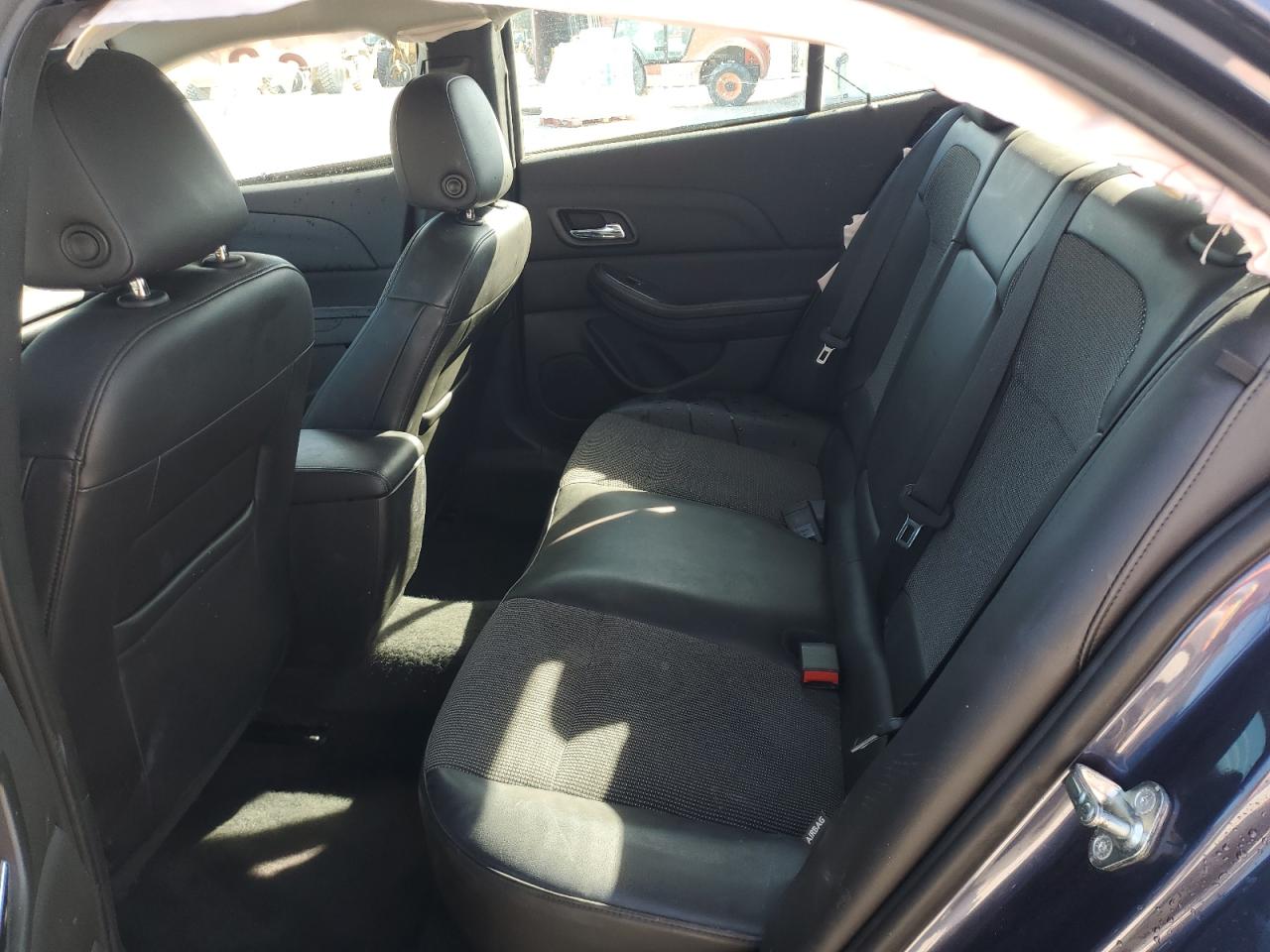 2015 Chevrolet Malibu - Image 10