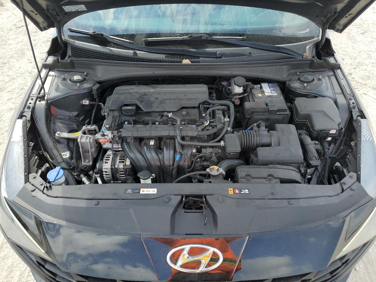 2022 Hyundai Elantra - Image 11