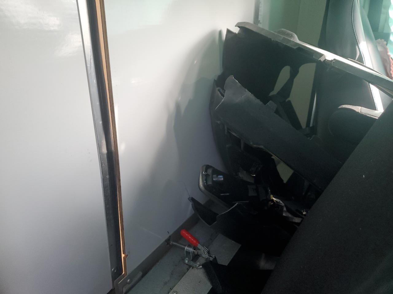 2022 Ford Transit - Image 11