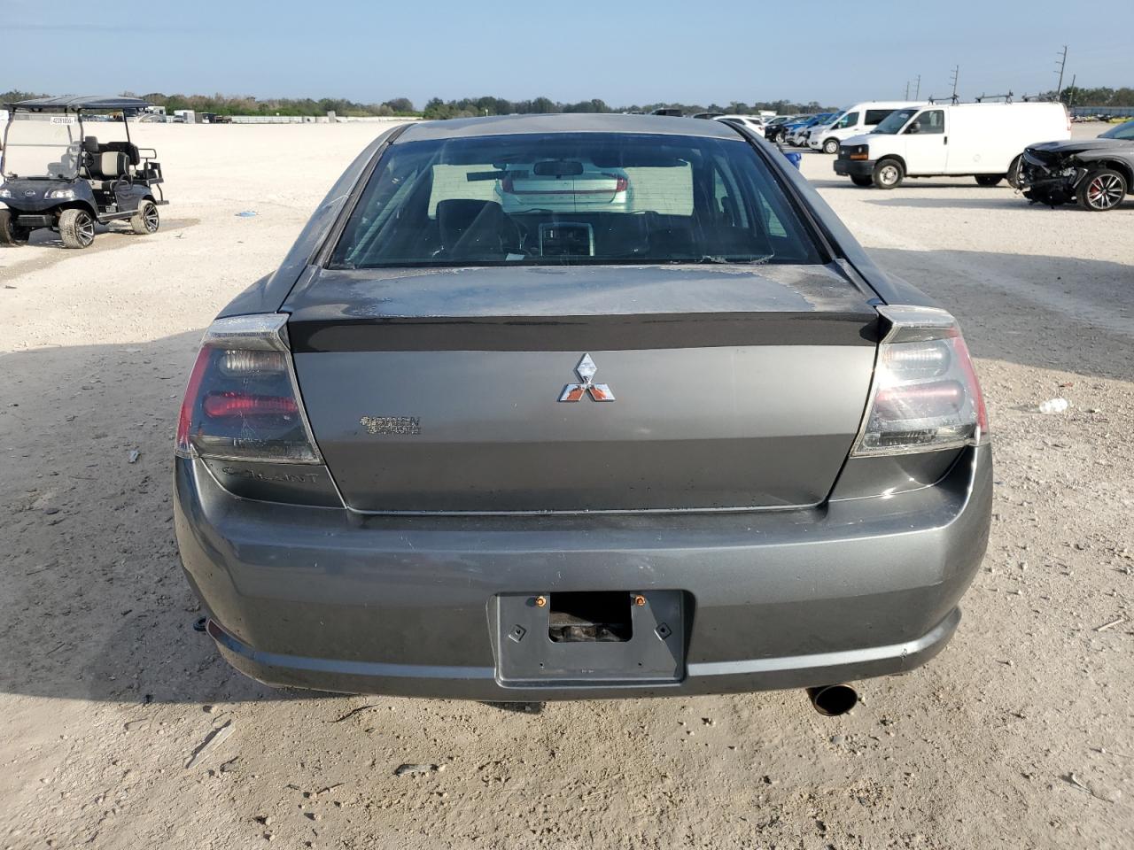 2005 Mitsubishi Galant - Image 6