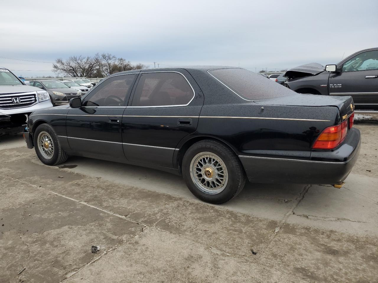 1996 Lexus LS - Image 2