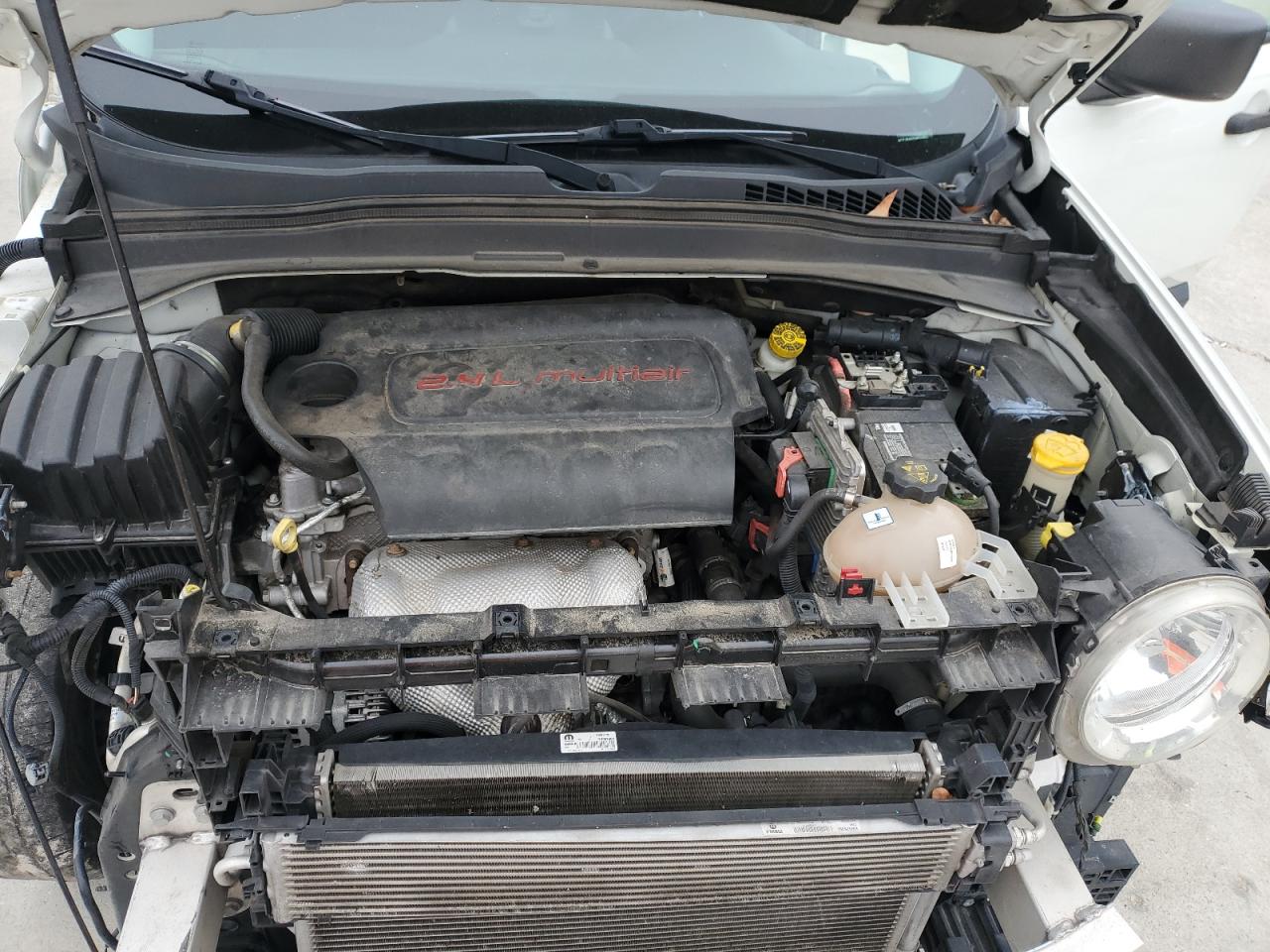 2017 Jeep Renegade - Image 12