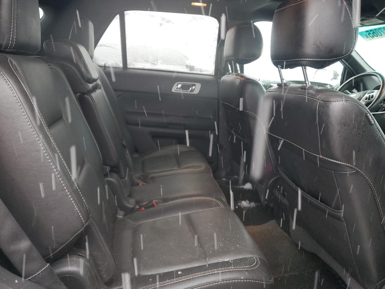 2015 Ford Explorer - Image 10