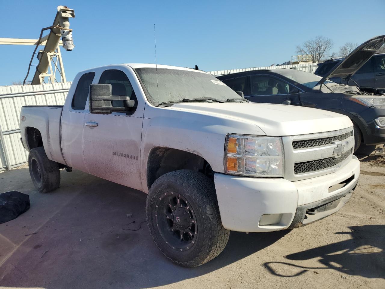 2009 Chevrolet Silverado - Image 4