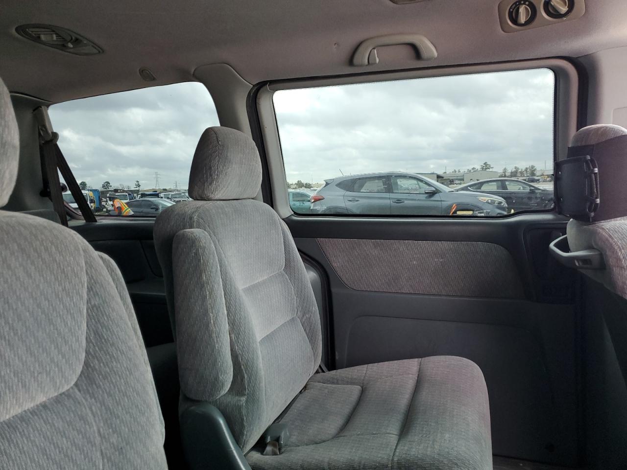 2002 Honda Odyssey - Image 11