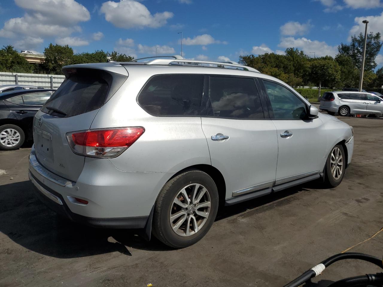 2014 Nissan Pathfinder - Image 3