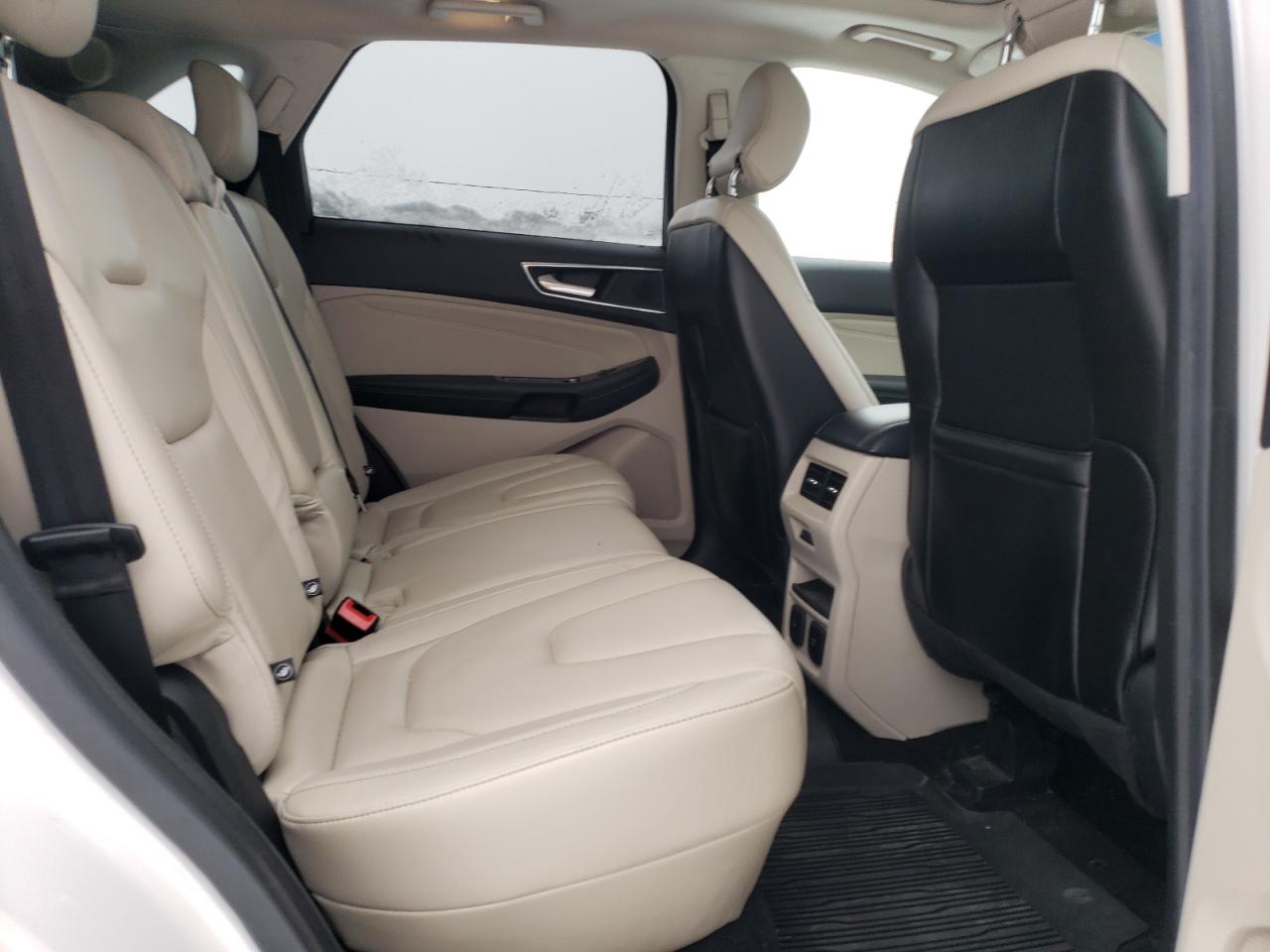 2017 Ford Edge - Image 11