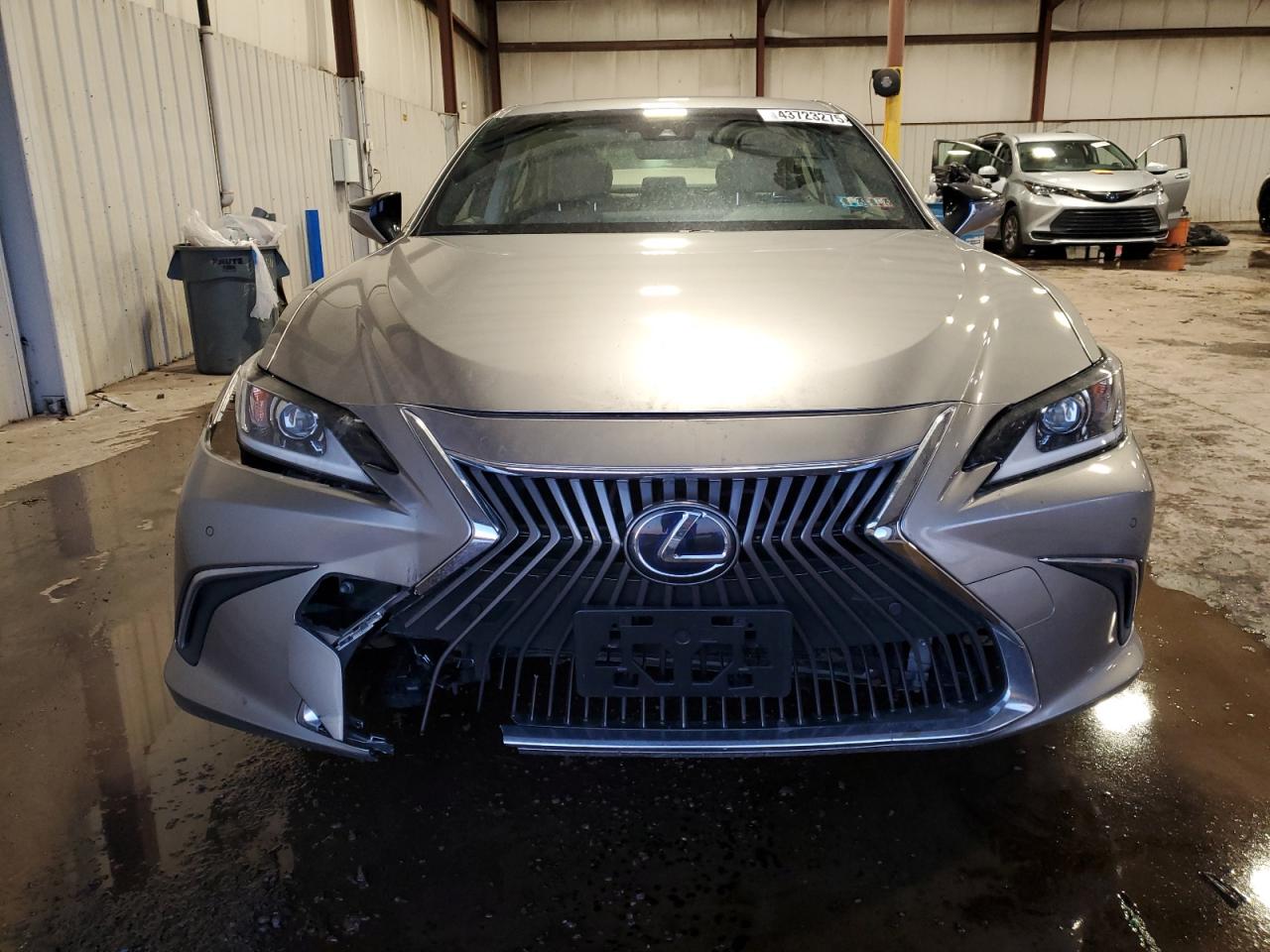 2019 Lexus ES - Image 5