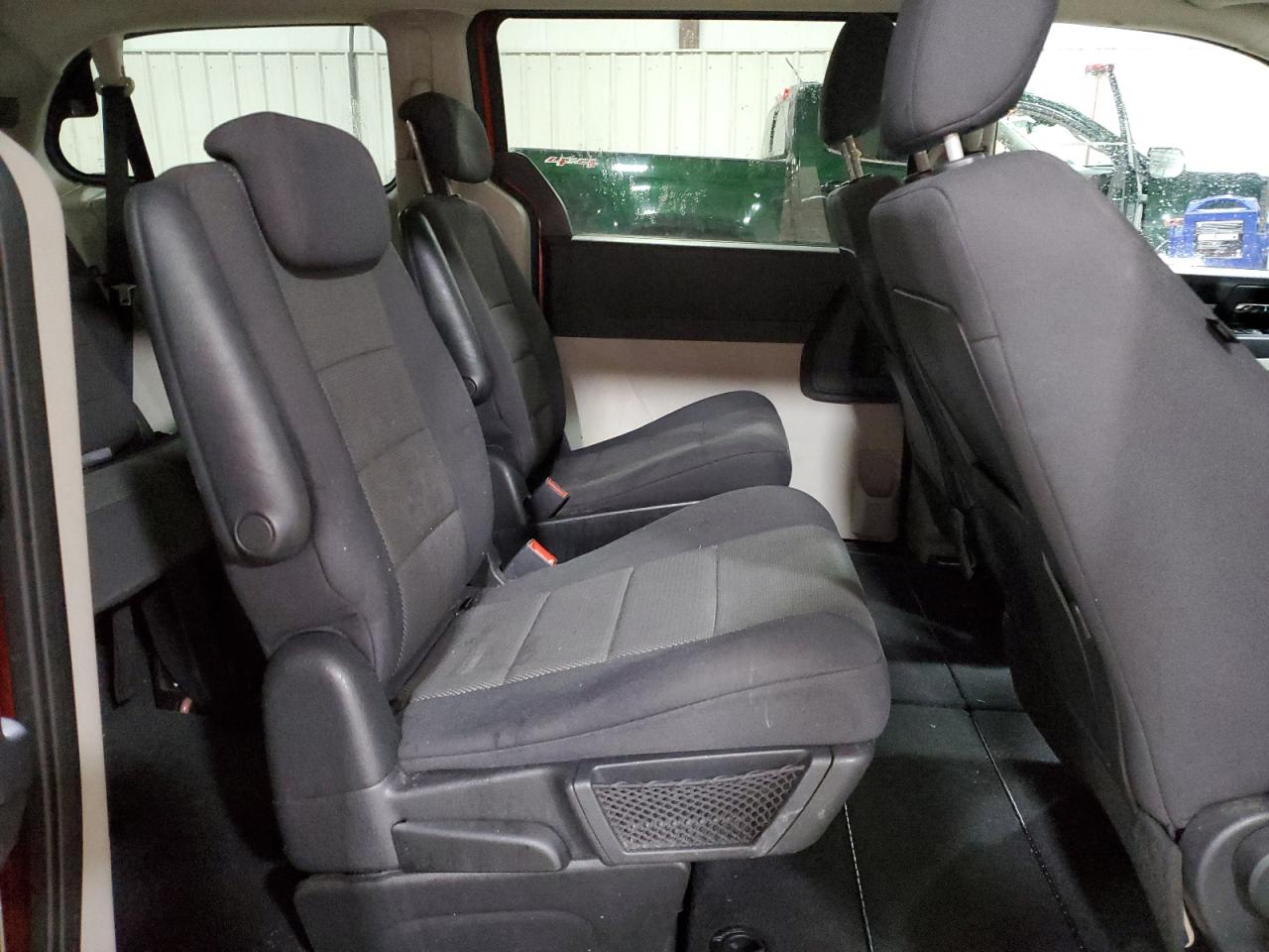 2008 Dodge Caravan - Image 11