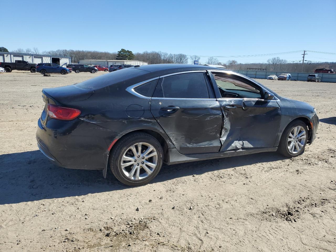 2015 Chrysler 200 - Image 3