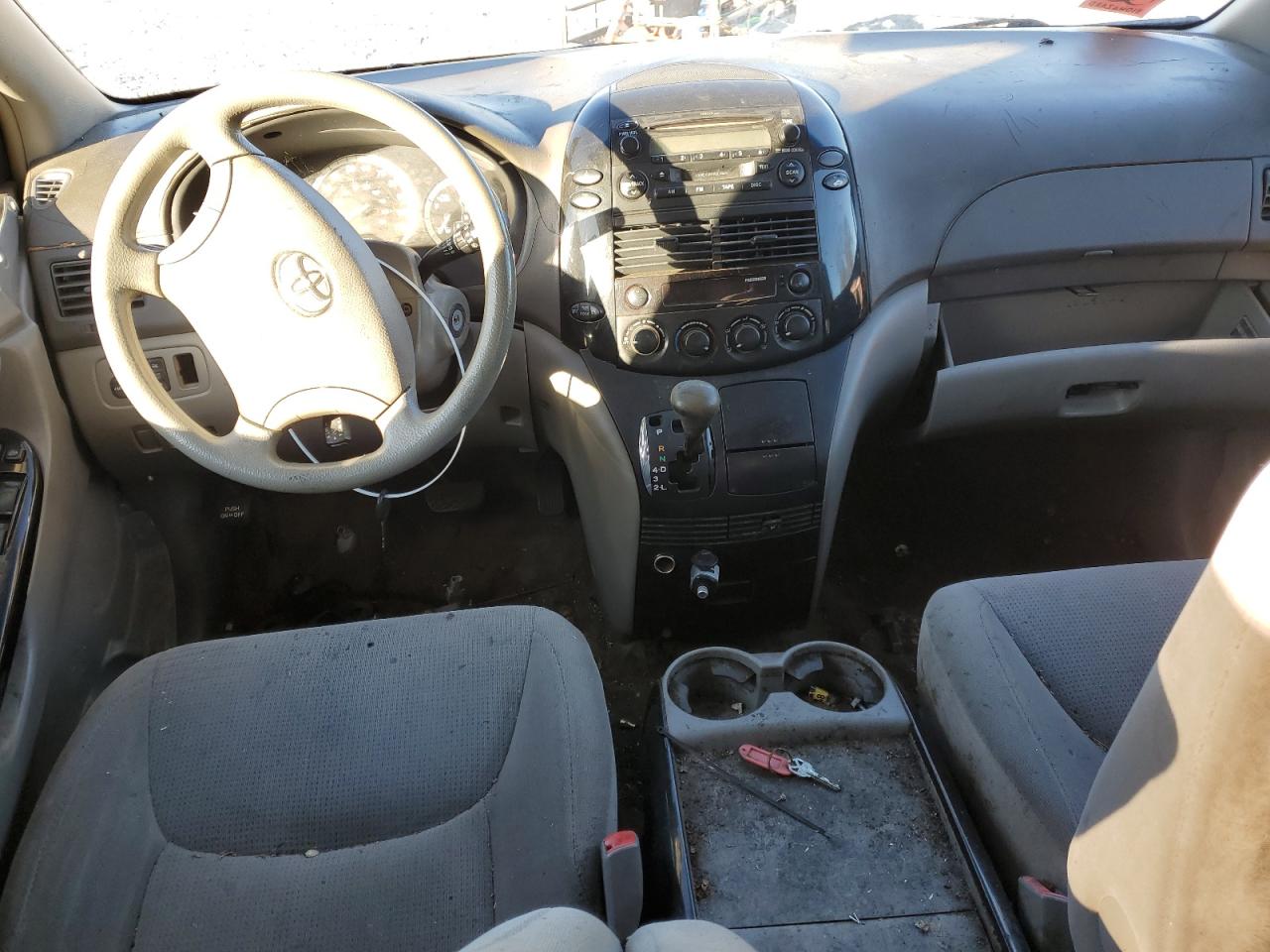2005 Toyota Sienna - Image 8
