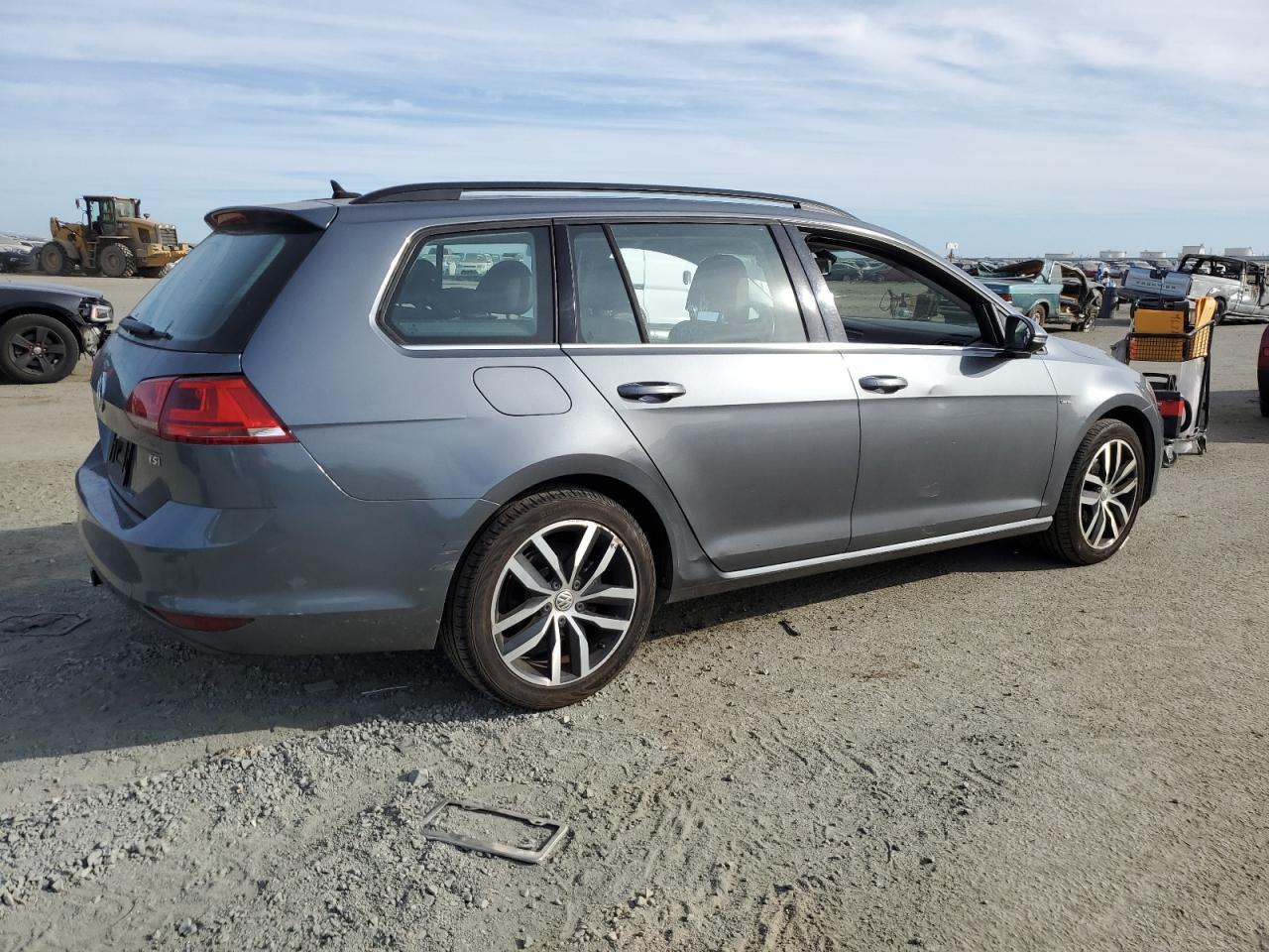 2016 Volkswagen Golf - Image 3