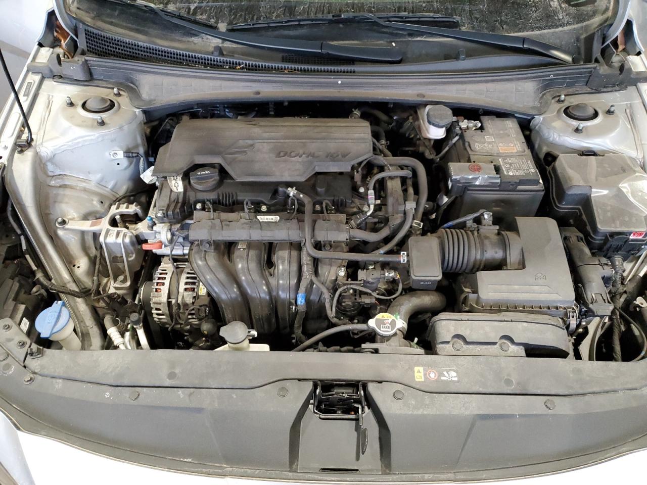 2022 Hyundai Elantra - Image 11