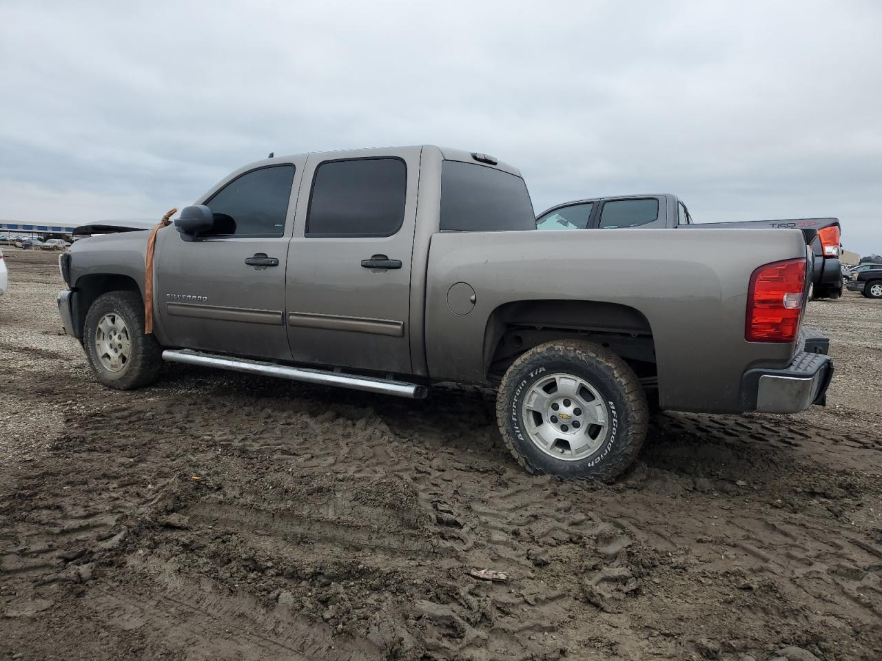 2013 Chevrolet Silverado - Image 2