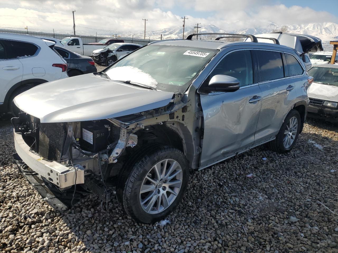 2015 Toyota Highlander - Image 1