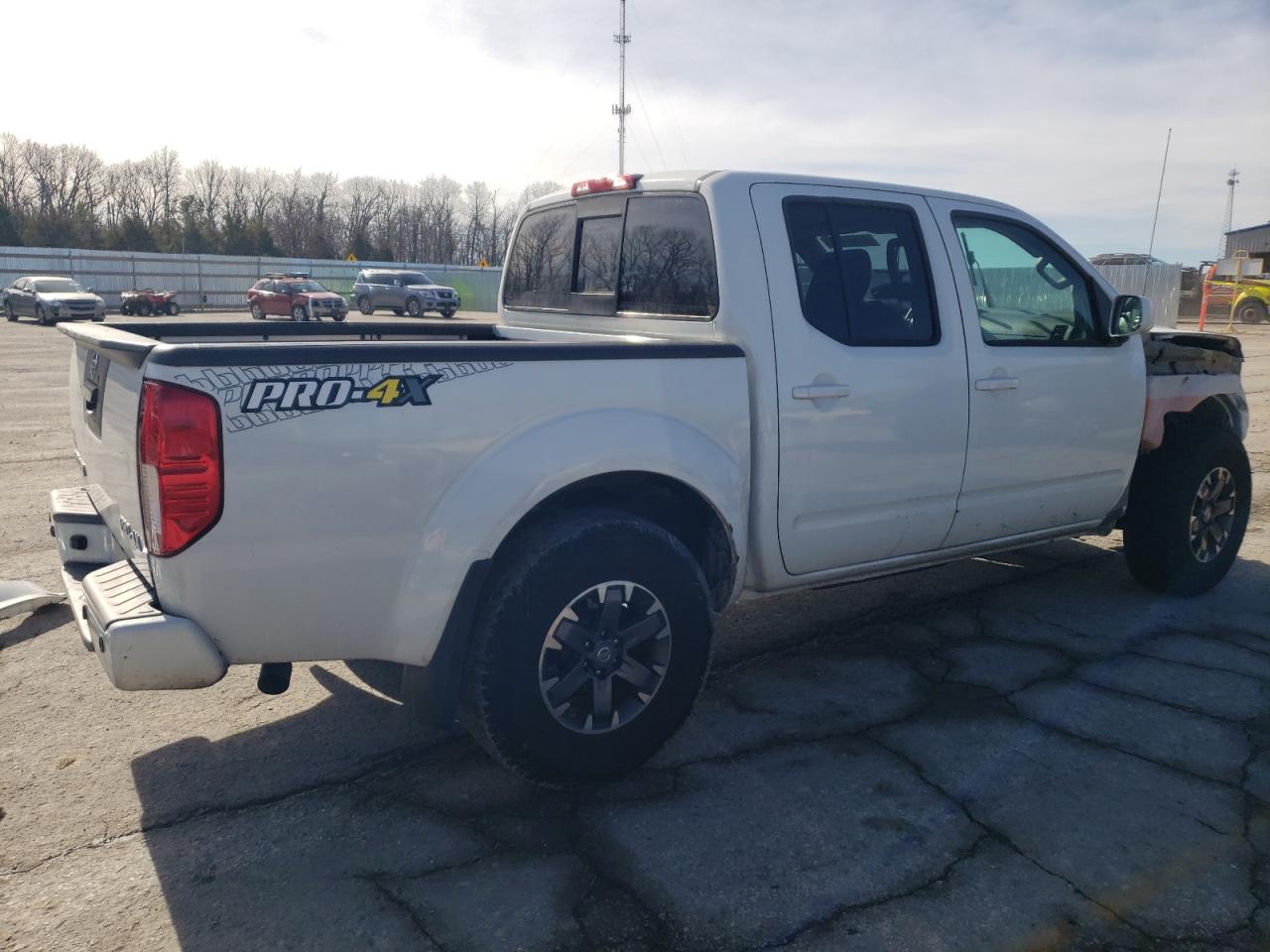 2015 Nissan Navara (Frontier) - Image 3