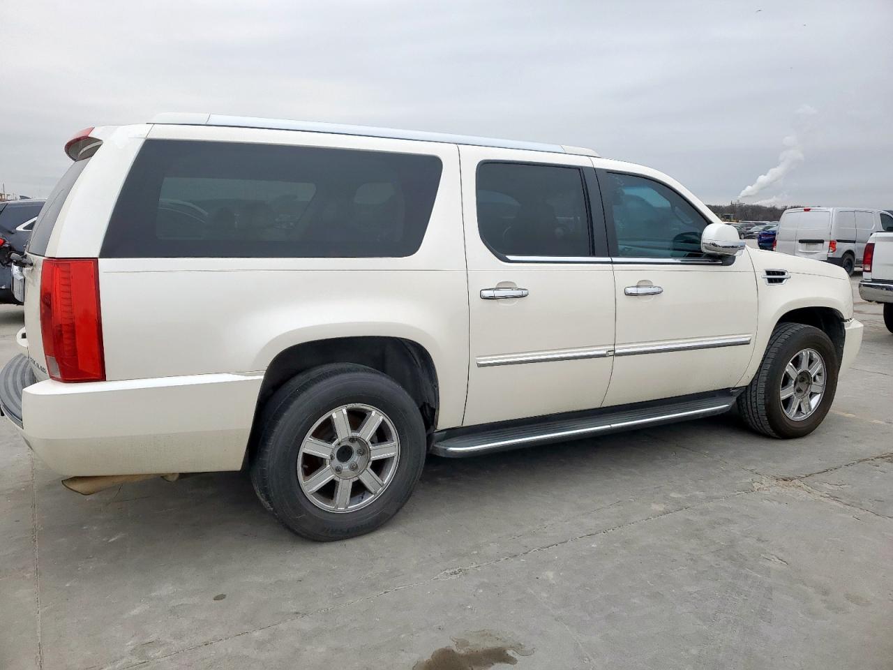 2008 Cadillac Escalade - Image 3