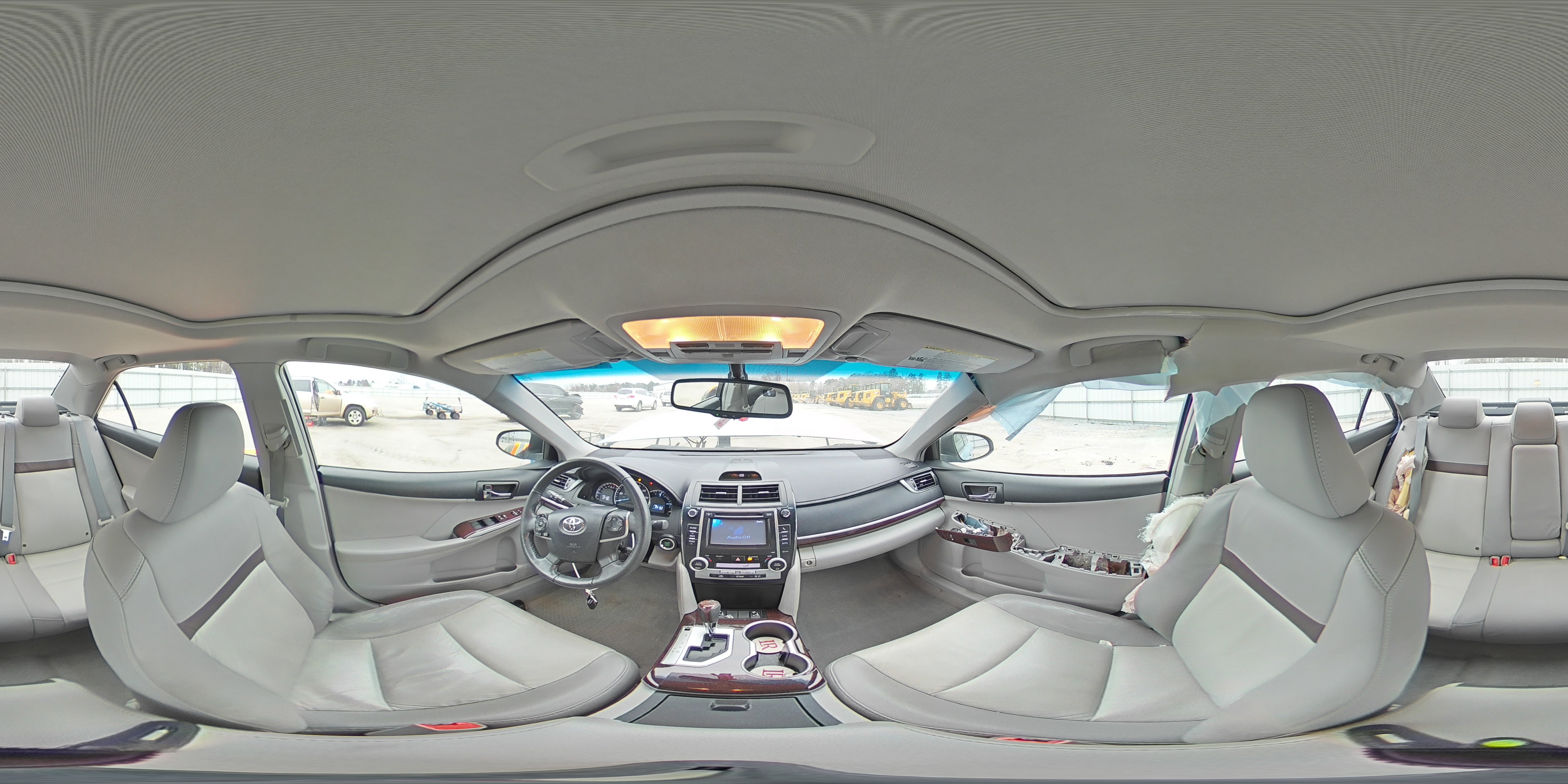 2012 Toyota Camry - Image 12