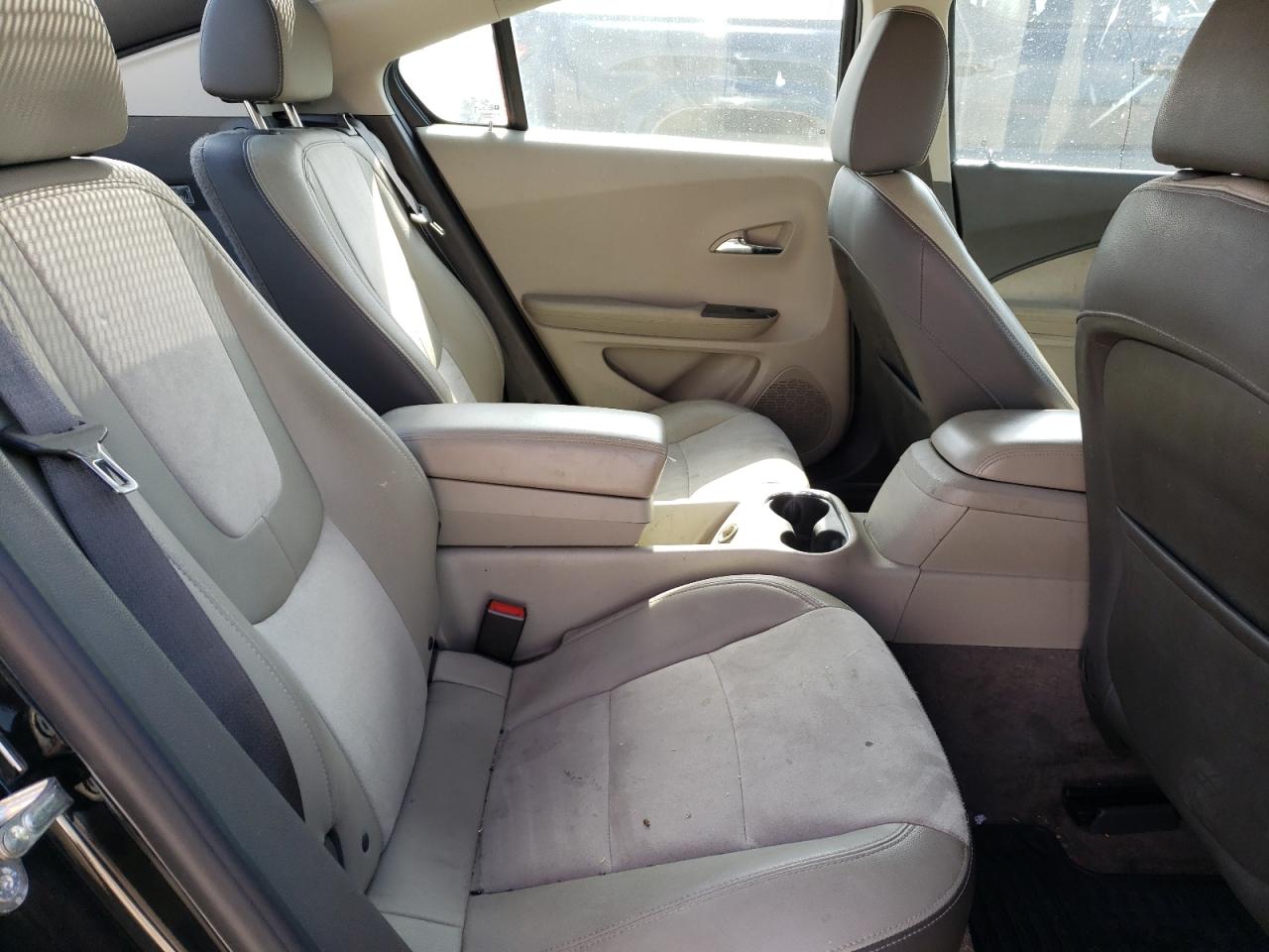 2013 Chevrolet Volt - Image 10