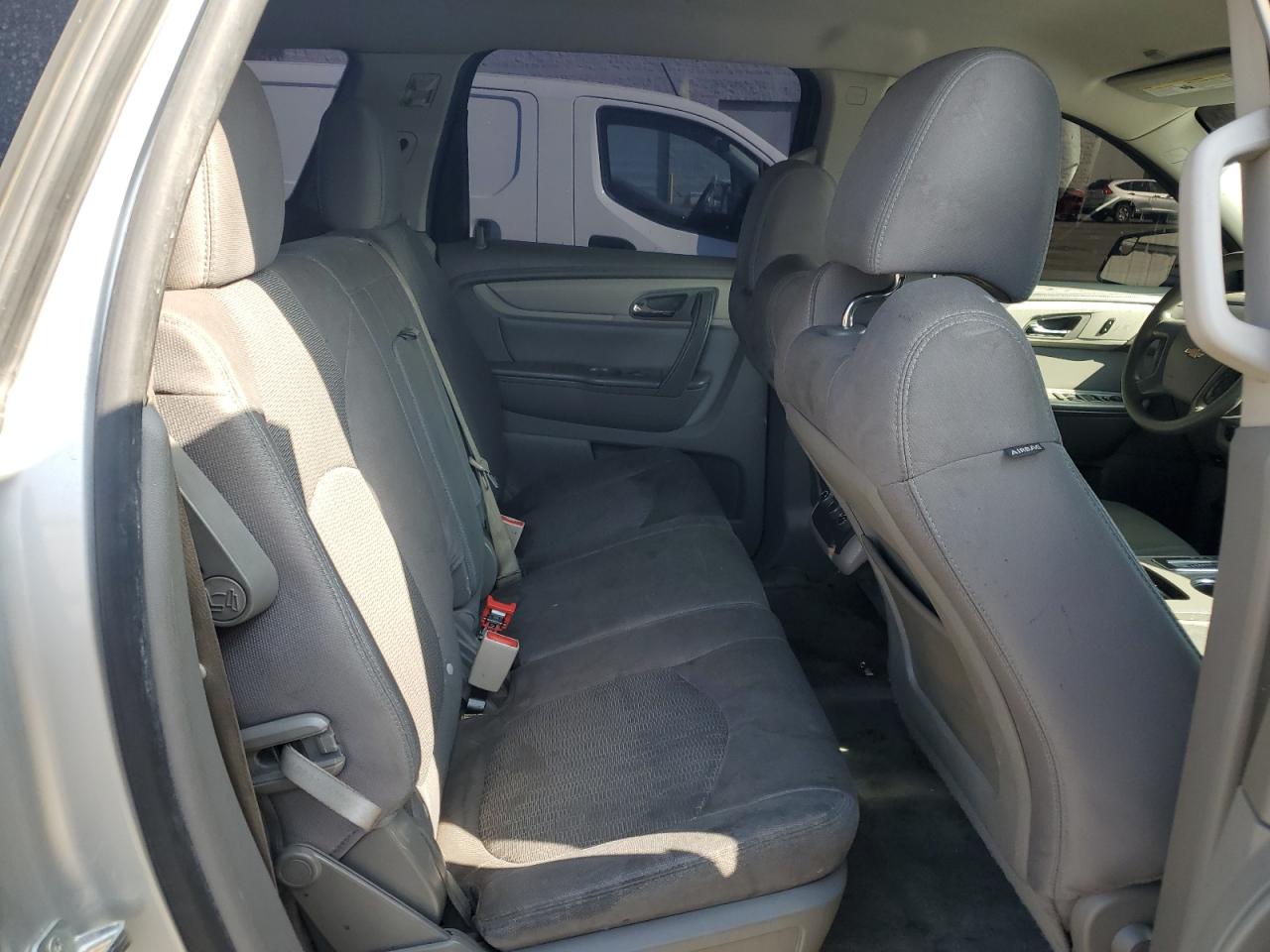 2014 Chevrolet Traverse - Image 11