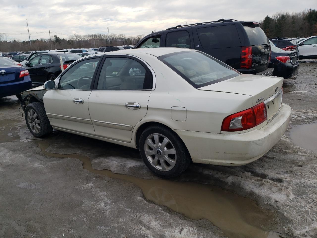 2004 Kia Optima - Image 2