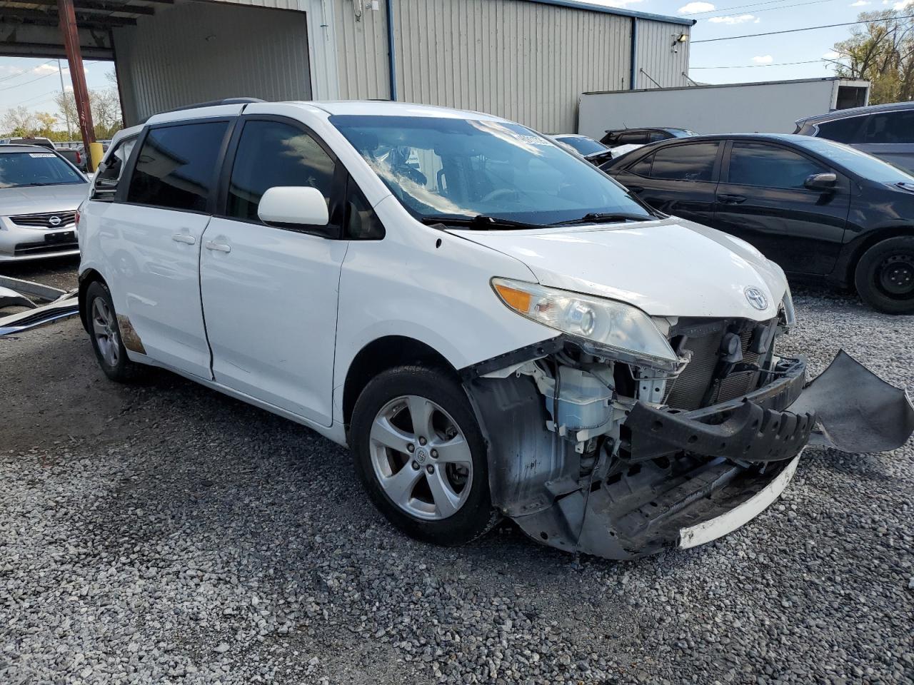 2013 Toyota Sienna - Image 4