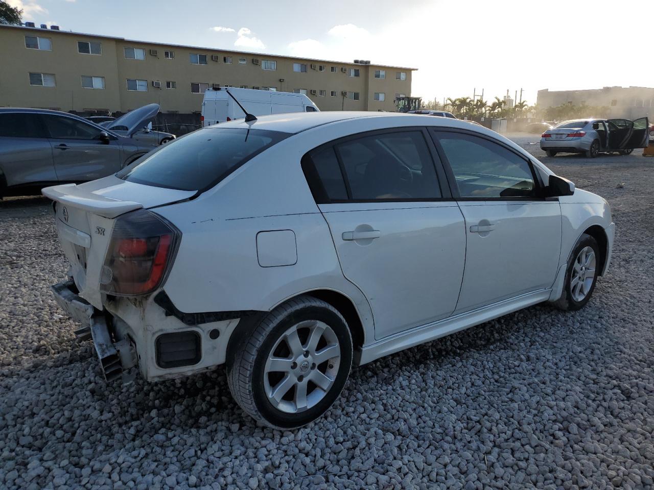 2011 Nissan Sentra - Image 3