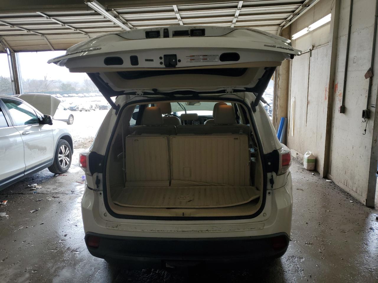 2014 Toyota Highlander - Image 6