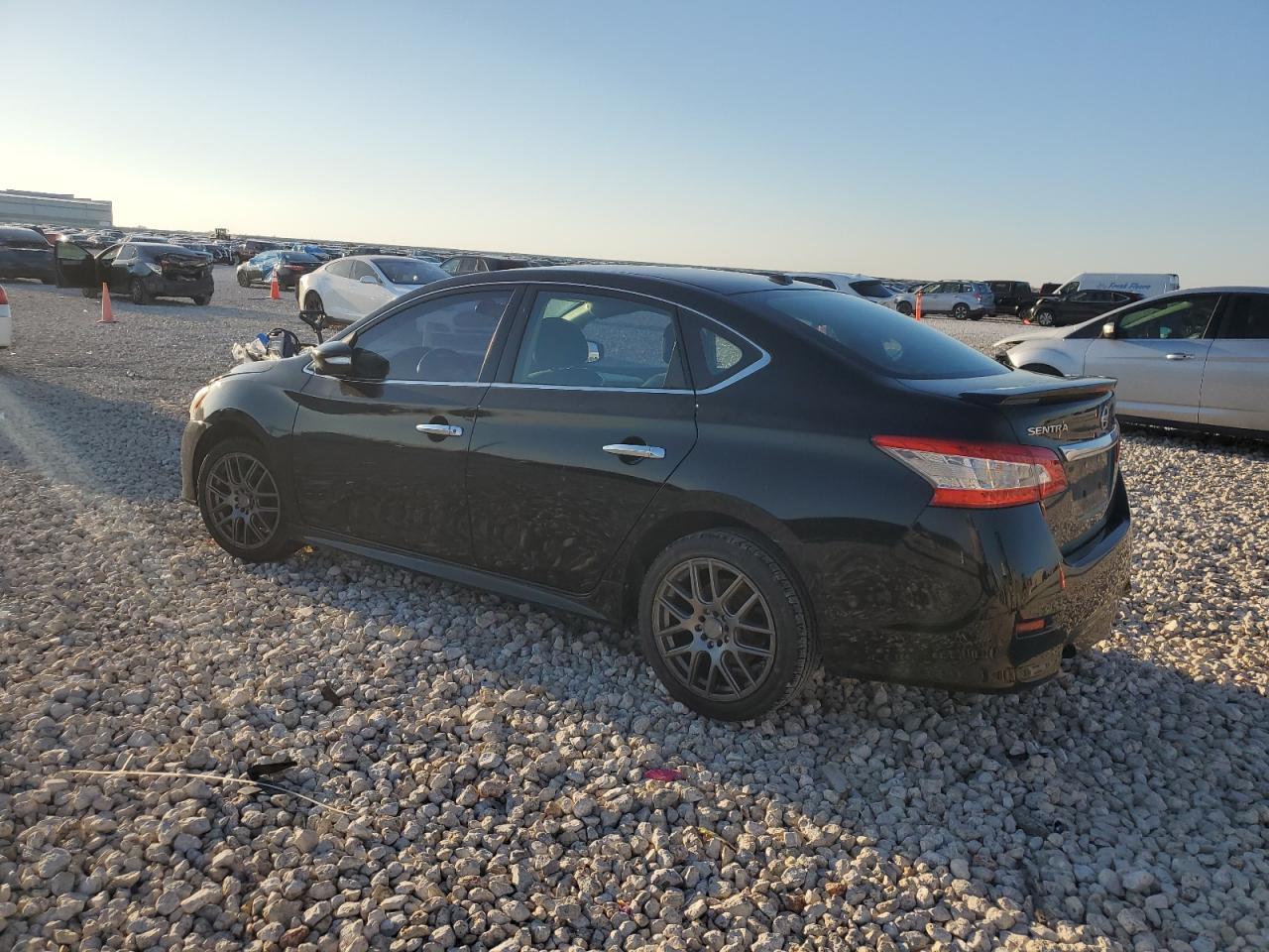 2015 Nissan Sentra - Image 2