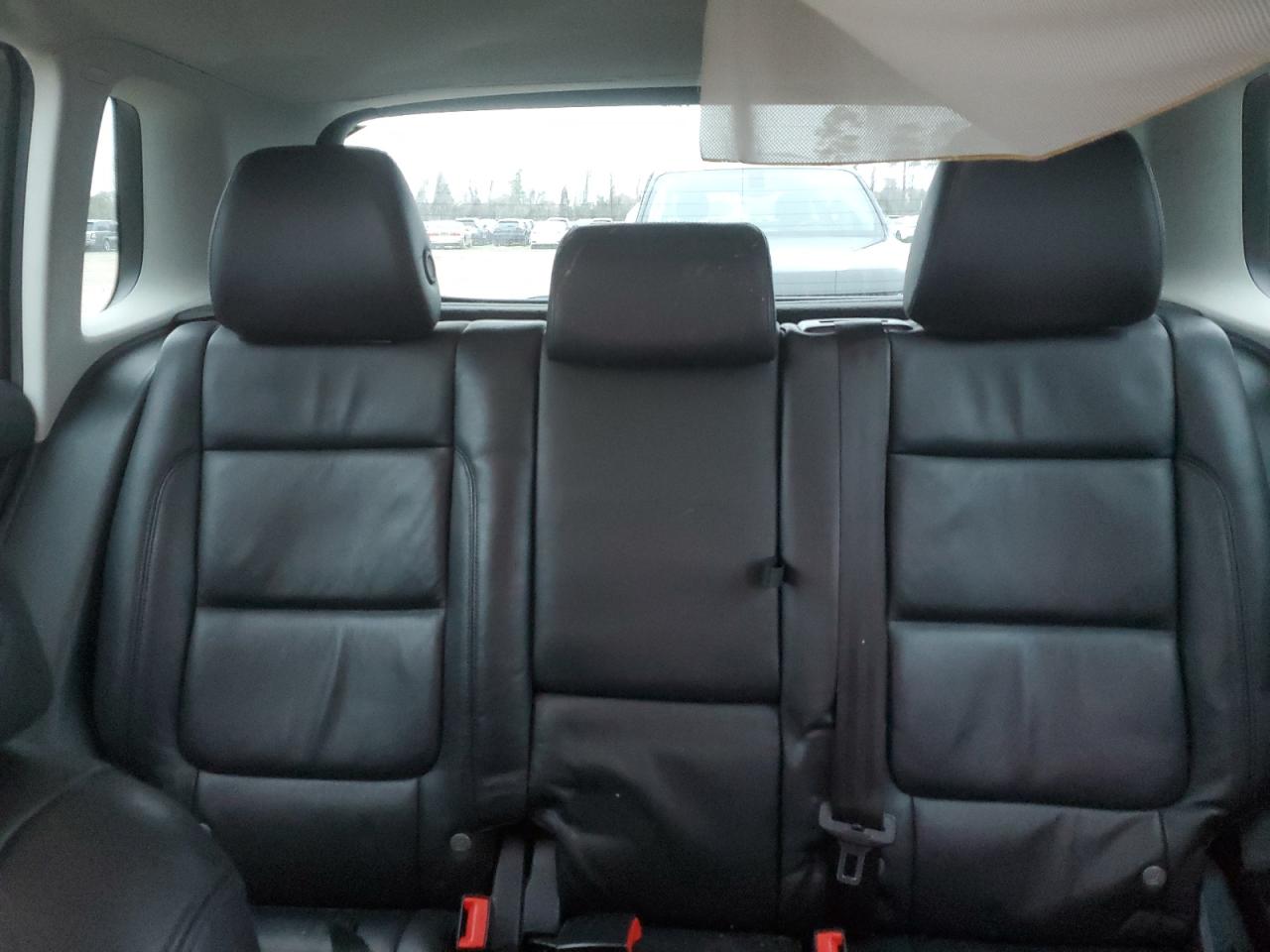 2017 Volkswagen Tiguan - Image 10