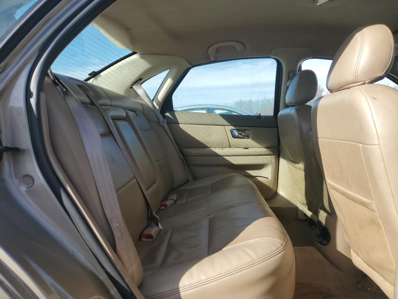 2003 Ford Taurus - Image 10