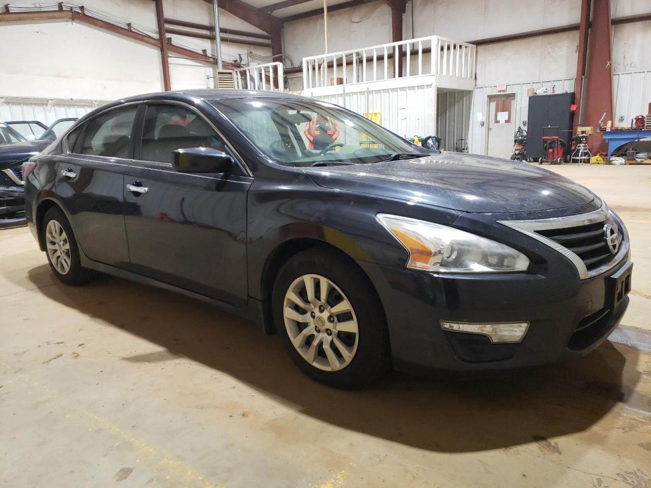 2015 Nissan Altima - Image 4