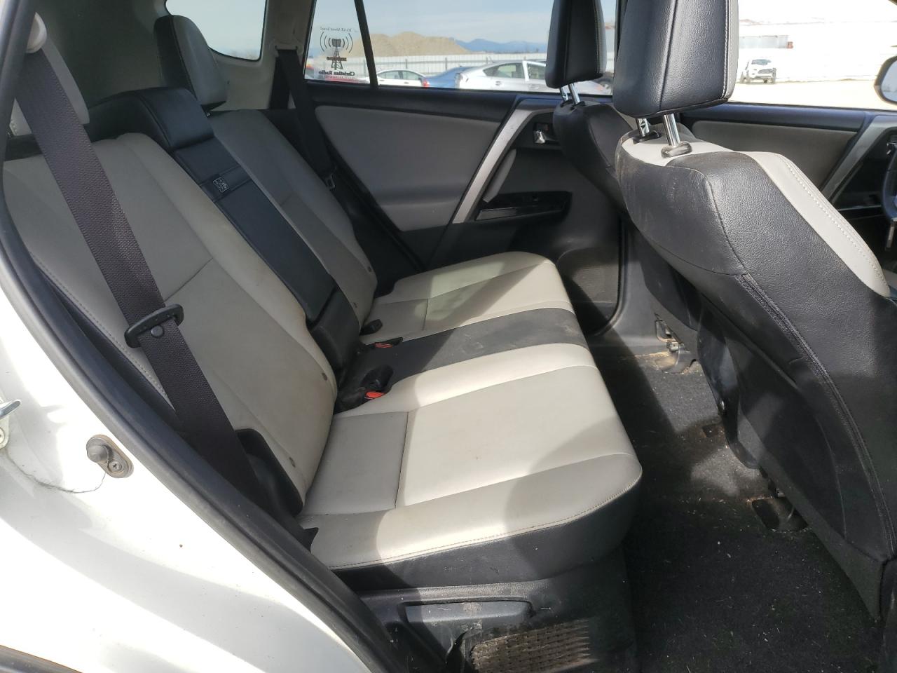 2018 Toyota RAV 4 - Image 11