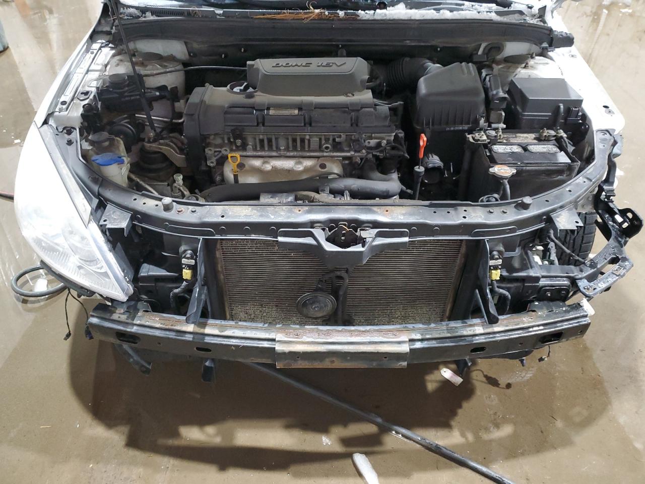 2009 Hyundai Elantra - Image 11