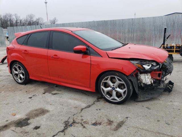 Хэтчбеки FORD FOCUS 2014 Красный