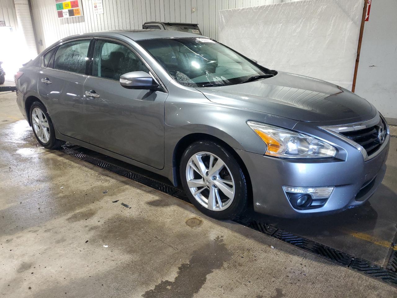 2015 Nissan Altima - Image 4