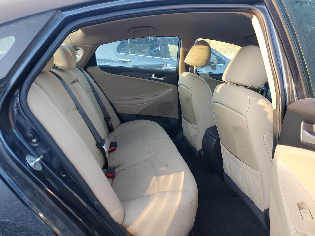 2011 Hyundai Sonata - Image 10