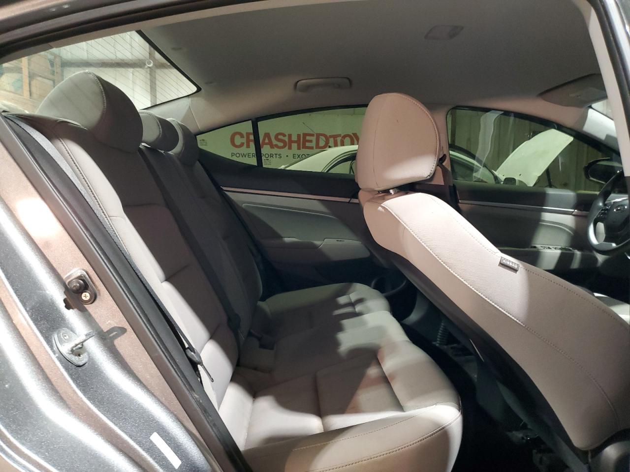 2018 Hyundai Elantra - Image 10