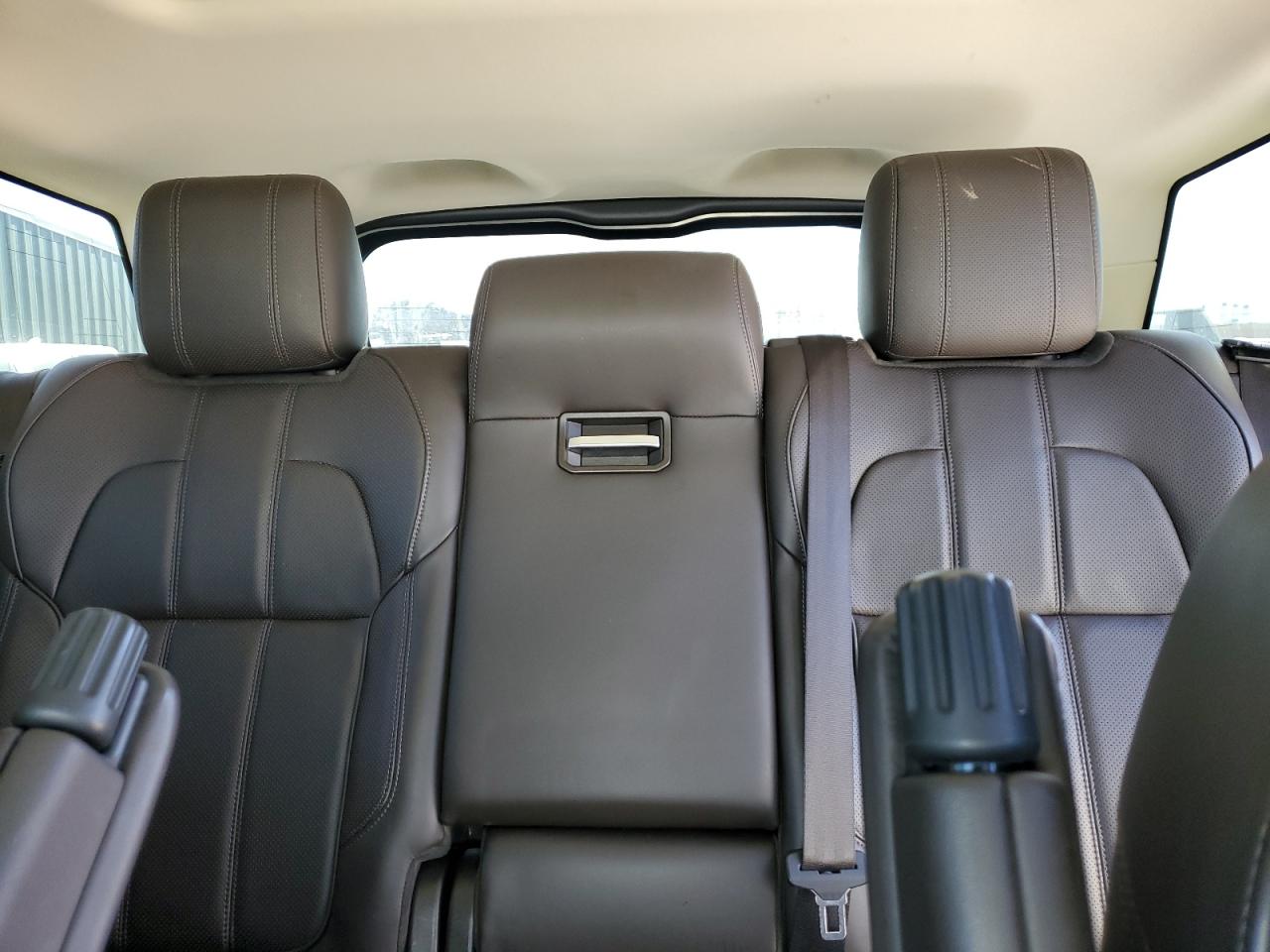 2016 Land Rover Range Rover - Image 10